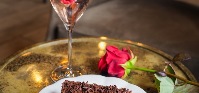 K rezervaci na Valentýna Vám věnujeme růži